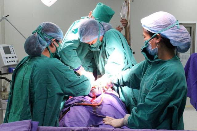 Tâm sự của một bác sĩ tới các phụ huynh muốn con học ngành Y
