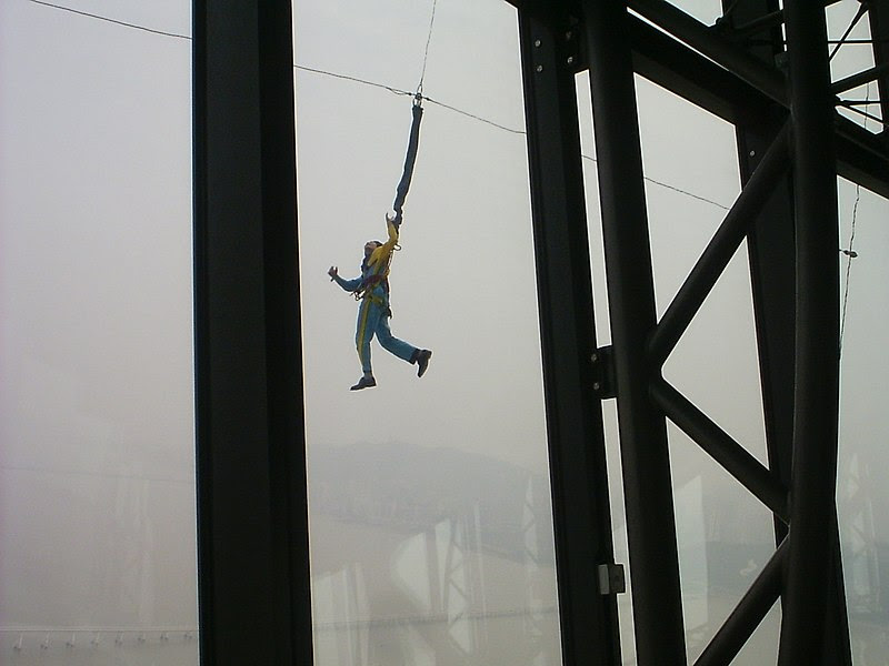 File:Bungee jumping outside Macau Tower.jpg
