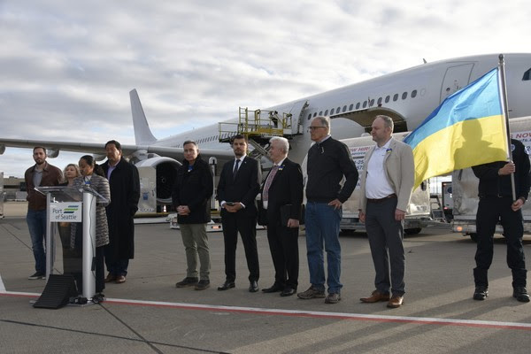 Ukraine aid plane flight