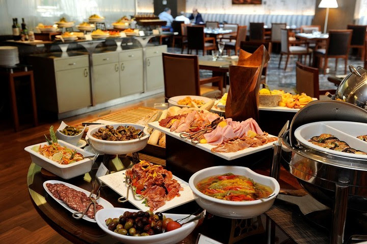 El buffet entendido como lo es actualmente será una imagen cada vez menos vista.