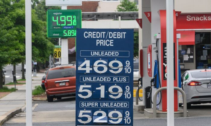 Top Senator Makes Surprising Claim About Gas Prices