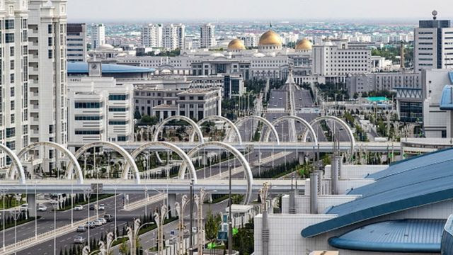 Uma vista aérea de Ashgabat no Turcomenistão