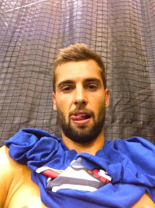 Not sure why French hottie Benoît Paire is taking photos of himself with his shirt hiked up above his tits but I ain&rsquo;t complaining.