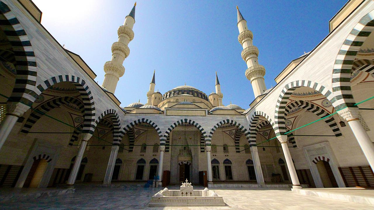 Ertugrul Gazi Mosque, Ashgabat, Azadi Mosque, Turkmenistan (Credit: Nellie Huang)