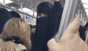 Islamic Republic of Iran: Women resist morality police, kick them off a bus