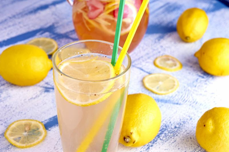 lemonade_lemons.jpg