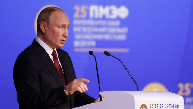 Rússia foi "forçada" a invadir a Ucrânia, diz Putin