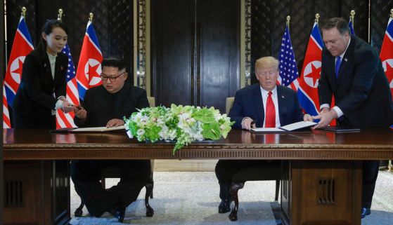 Kim-Trump-signing