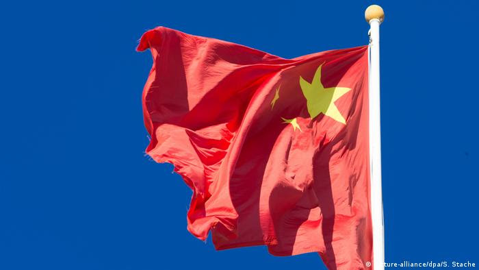 Bandeira da China ao vento