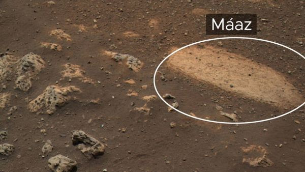 Esta roca, llamada "Máaz" la palabra navajo para "Marte". En homenaje al aporte de esta tribu.