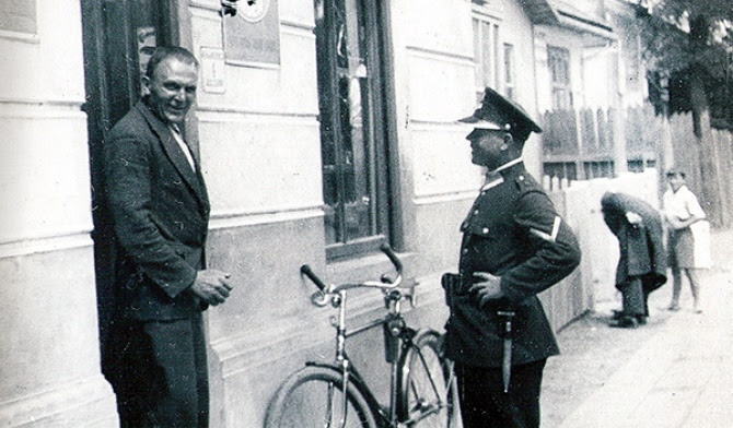 232276_sa32sVII_policjant_51.jpg 232276_sa32sVII_policjant_51.jpg