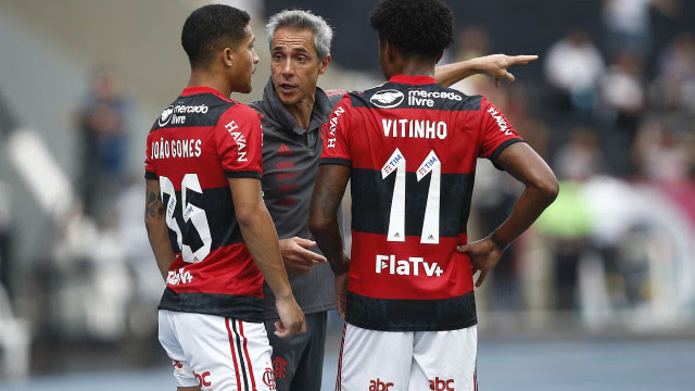 Flamengo estreia na Libertadores buscando um bom resultado para afastar crise