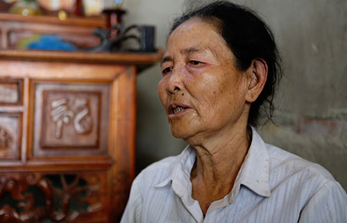 Bà Nguyễn Thị Lý (mẹ chị Yến) nói không ngăn con gái trở lại Trung Quốc. Ảnh: Nguyễn Hải.