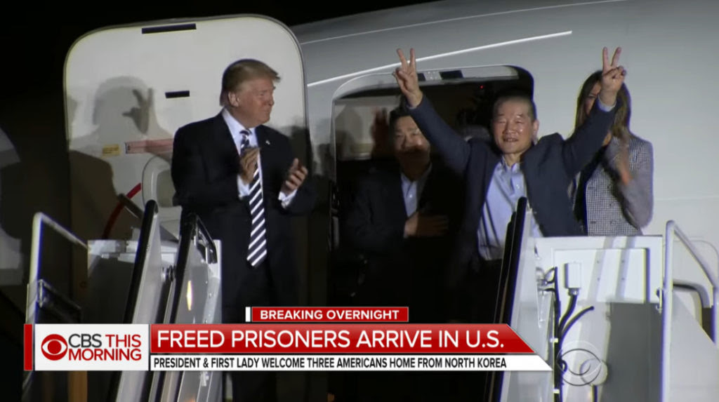 Kể từ khi nhậm chức đến giữa năm 2018, tổng thống Trump đã giải cứu thành công 17 con tin người Mỹ bị chính quyền nước ngoài bắt giữ. (Ảnh chụp video)