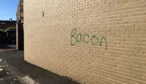 “It’s disgraceful, it’s disgusting”: The word “bacon” is painted on the wall of a UK mosque