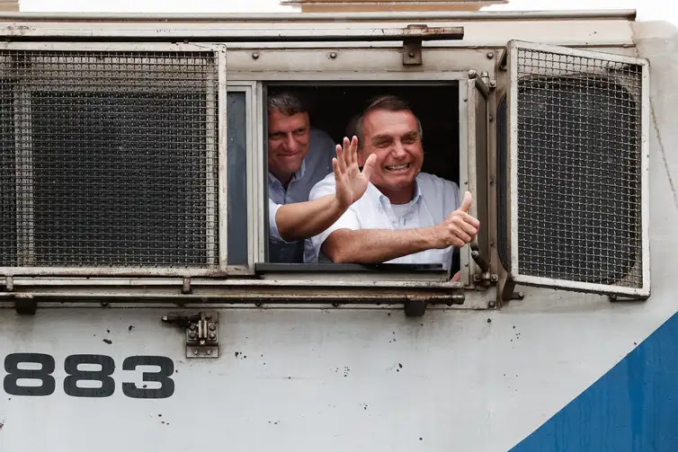 Alan Santos/PR (São Simão - GO, 04/03/2021) Presidente da República, Jair Bolsonaro durante cerimônia de Inauguração da Ferrovia Norte-Sul, Trecho São Simão/GO - Estrela D'Oeste/SP, em São Simão.
Foto: Alan Santos/PR