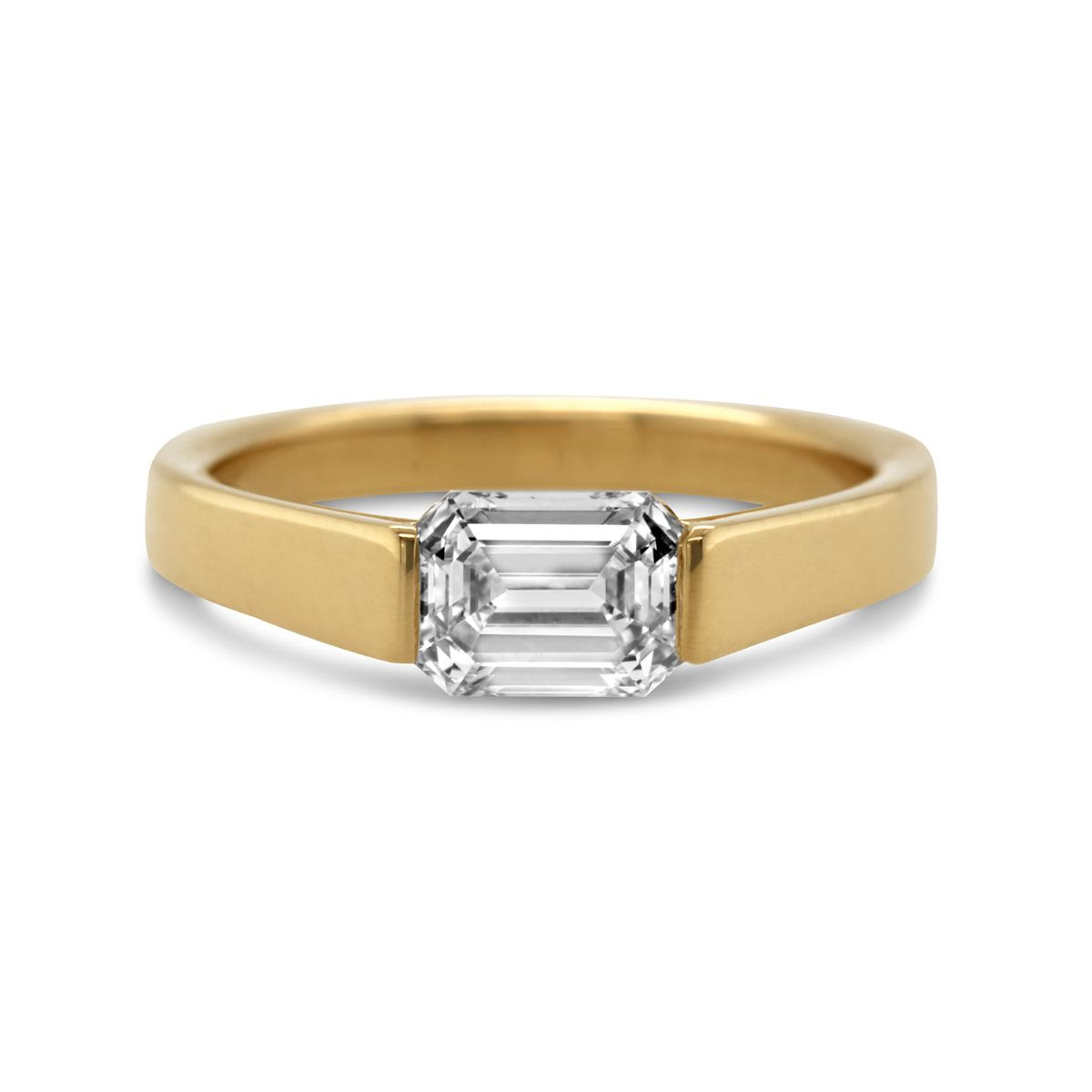 Emerald cut diamond pontis ring by ronan campbell at designyard contemporary jewellery dublin ireland 