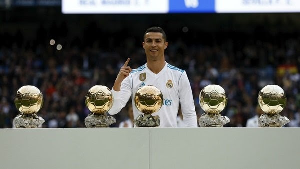 Bắt đầu từ một cậu bé quê mùa tại đảo Madeira, có ai nghĩ Ronaldo sẽ là chủ nhân của 5 Quả bóng Vàng? Ảnh: Getty Images. Bắt đầu từ một cậu bé quê mùa tại đảo Madeira, có ai nghĩ Ronaldo sẽ là chủ nhân của 5 Quả bóng Vàng? Ảnh: Getty Images.