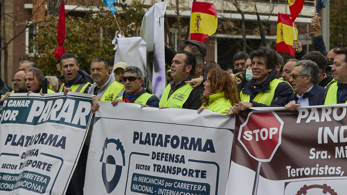 Los puntos clave del acuerdo alcanzado entre el Gobierno y los transportistas en España (y por qué no supone el fin del paro y las protestas)