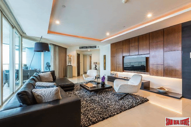 Bangkok: Ultimate Luxury 4 Bed River and City View Condo on the 40th Floor at Chao Phraya River