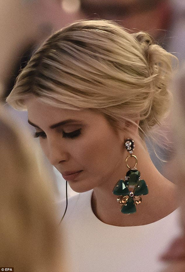 http://giadinh.mediacdn.vn/2017/ivanka-trump-dien-dam-trang-8-1493175117334.jpg