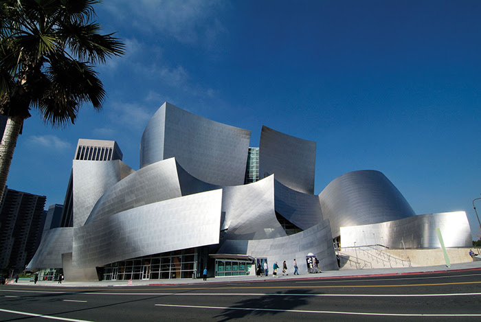 Концертный зал имени Уолта Диснея в Лос-Анджелесе, США