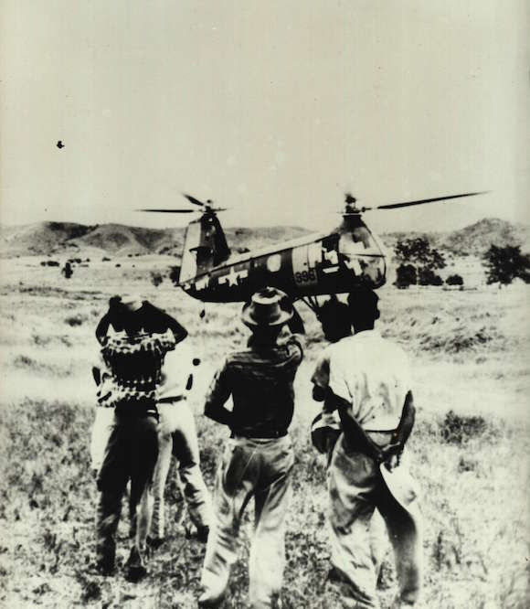 Todos los “Testigos Internacionales” fueron siendo liberados paulatinamente; los marines los últimos en ser devueltos el 18 de julio. Todos muy contentos y felices de sus “vacaciones” en el II Frente. Foto: Archivo de la autora.