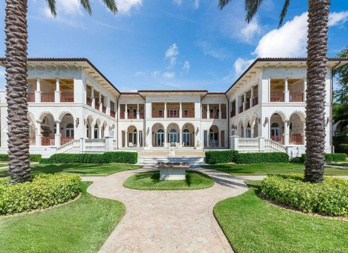 A Classical Italian Style House in Coral Gables for Sale at 25,850,000