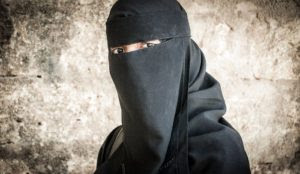 Canada:  “Islamophobia” screaming niqabi terrorizes bus driver after not being picked up