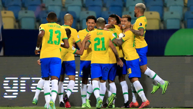 Em Manaus, Brasil tem apoio da torcida para resgatar bom futebol contra o Uruguai