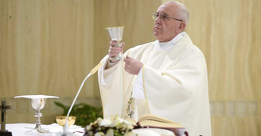 Papa Francisco explica por qué es importante ir a Misa los domingos
