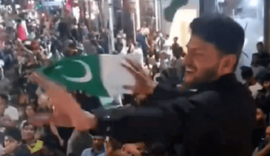 UK: Huge crowds of Muslims defy lockdowns to celebrate Pakistan Independence Day, attack police