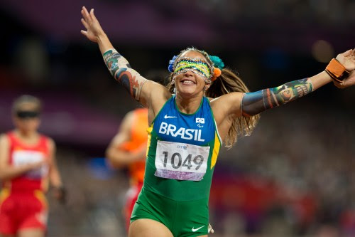 Terezinha Guilhermina é uma das atletas mais premiadas da história paralímpica do Brasil, com medalhas em Atenas, Pequim e Londres