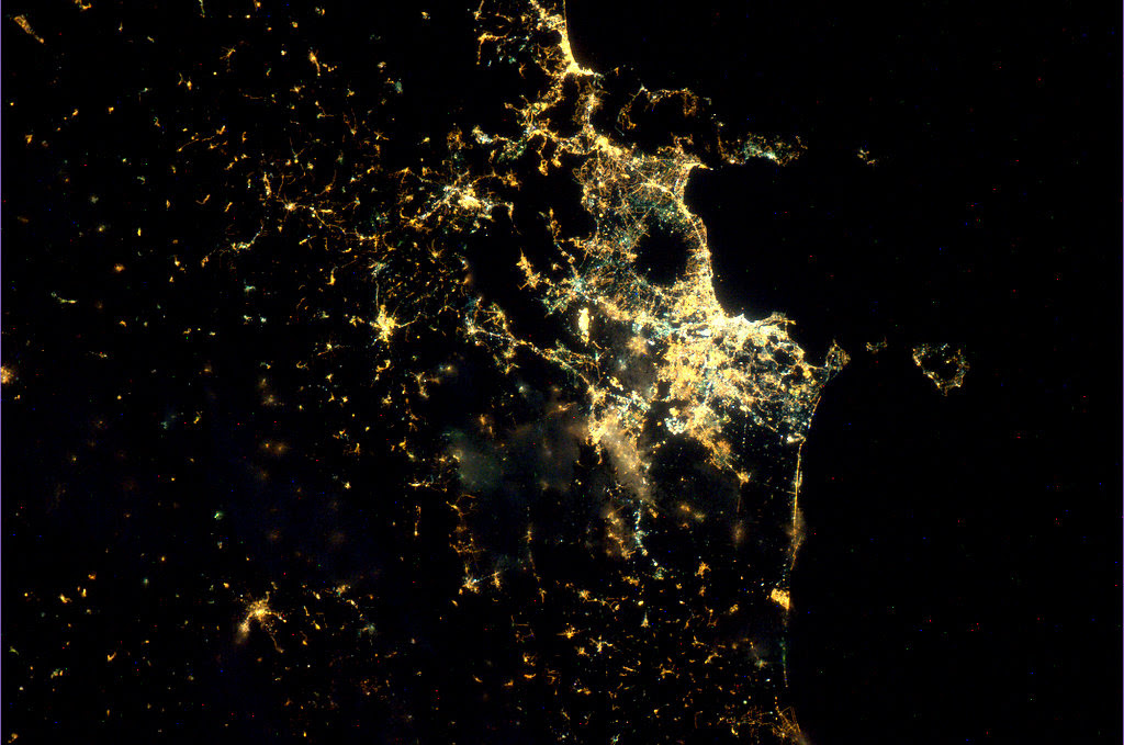 892_8913 Naples, Italy, photographed using Nightpod (credit: ESA/NASA)