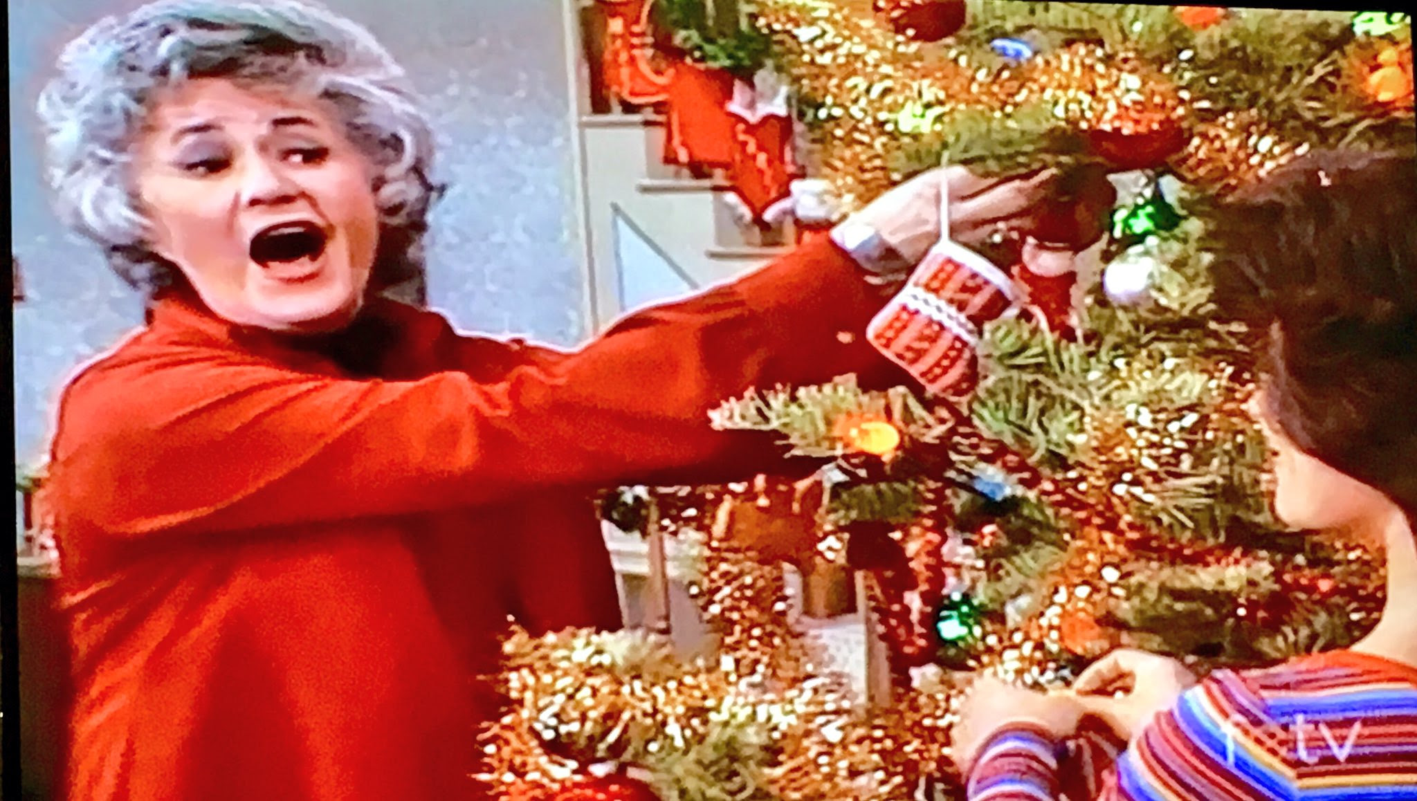 HOLIDAY CHEERS & Movies! on Twitter: "Fresh off the heals of last night's MAUDE episode, it's another Bea Arthur Christmas with 1989's “Have Yourself a Very Little Christmas” episode of THE GOLDEN