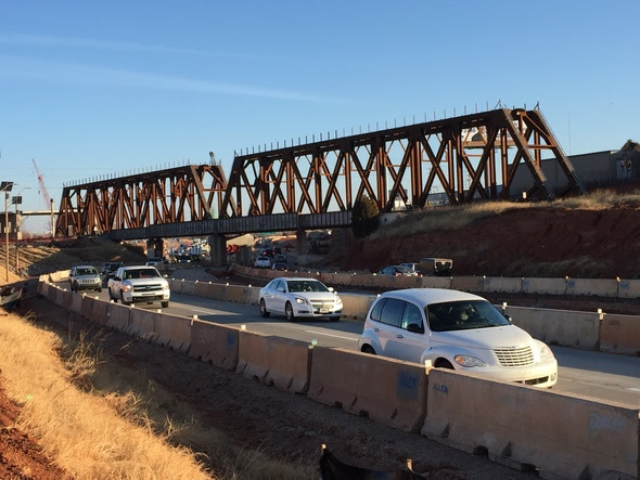 New railroad truss bridge in place over I-235 in Oklahoma City