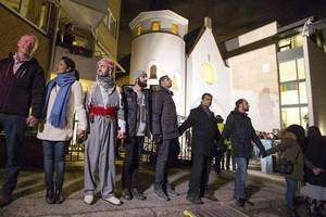muslims (1) muslims (1)