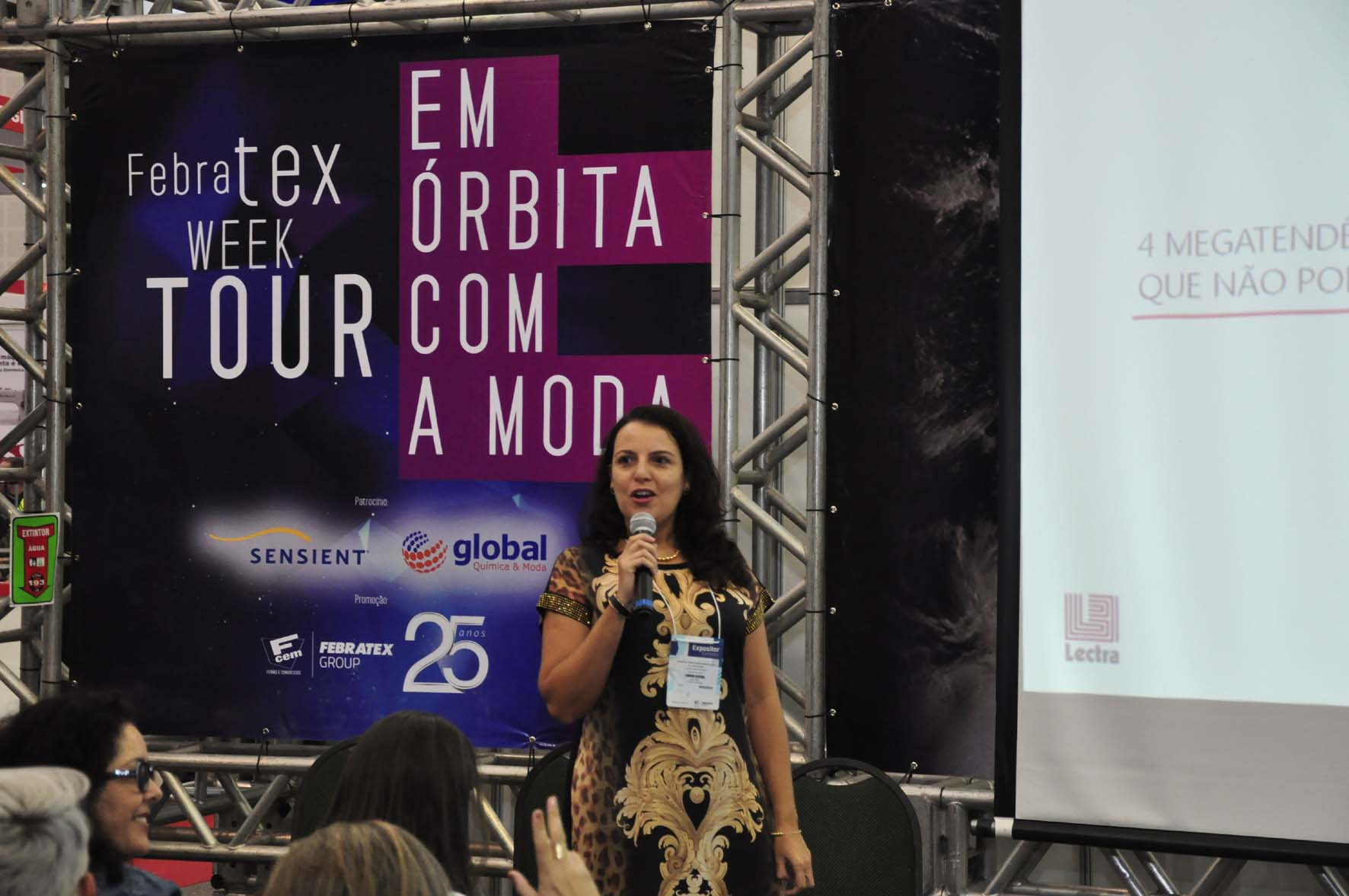 Palestra_de_Megatendencias_do_mercado_da_Industria_Textil_por_Adriana_Oliveira__Senior_Consultative_Account_Manager__Lectra_Brasil.jpg
