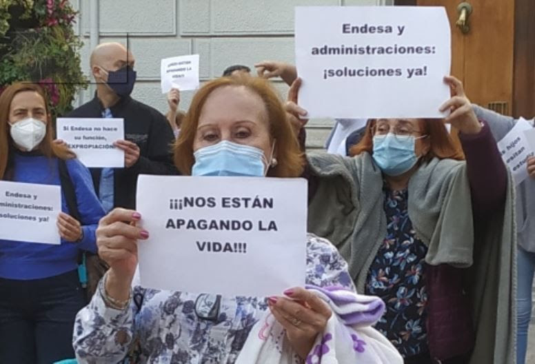 Organizan una semana de protestas contra Endesa por los cortes de luz que sufren numerosas localidades y barrios de Granada