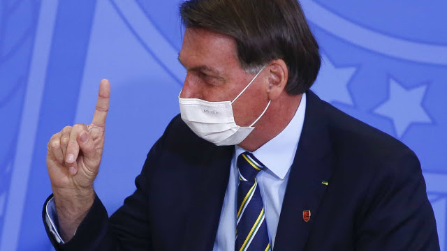 Bolsonaro, sobre lockdown: 'Como é que fica a economia?'