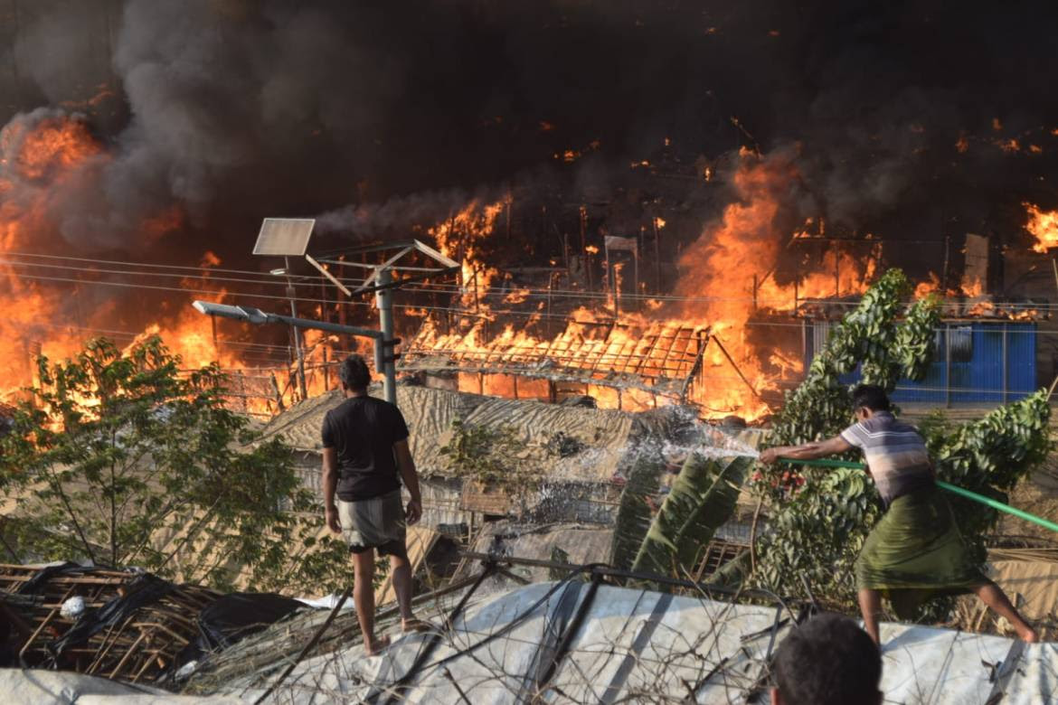 Rohingya refugee camp fire