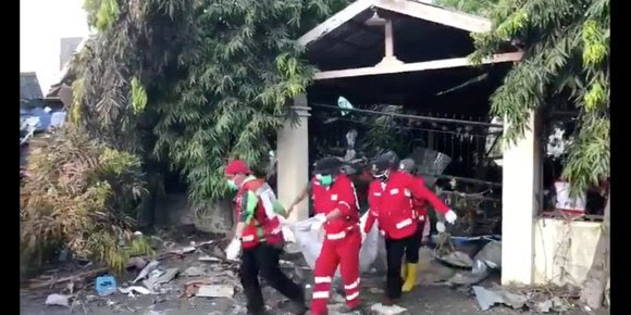 6. Los muertos por los terremotos y el tsunami en la isla indonesia de CA(c)lebes superan ya los 1.400