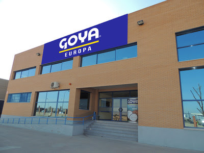 Goya Europa, the European arm of Goya Foods Inc., distributes hundreds of thousands of pounds of food to the people of Ukraine in response to the international call for critical aid of food, fuel, and medicine.  Through Goya’s facilities and distributors throughout Europe, Goya is positioned to provide humanitarian aid and quickly mobilize products to Ukraine and Poland, where many refugees are fleeing.
