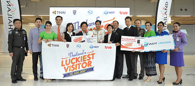 20-millionth-visitor-of-Thailand-in-2015_01-680x300
