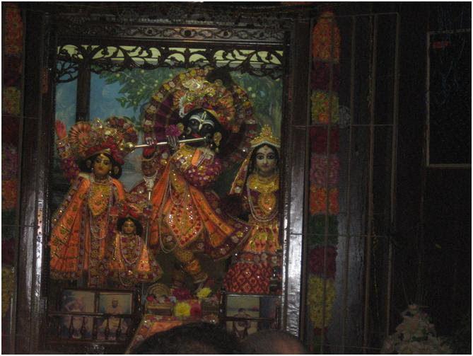 Sri_Sri_Gandharvika-Giridhari.JPG