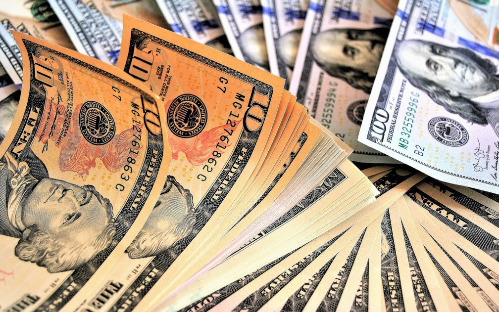 Ao longo do ano, moeda norte-americana deixou a faixa R$ 3,80 e se aproximou dos R$ 4,20 — Foto: pasja1000/Creative Commons