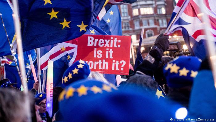 Manifestantes protestam contra o Brexit em Londres