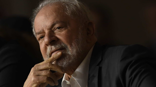 Lula diz que Dilma errou na economia em entrevista ao JN