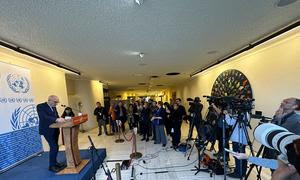 El Alto Comisionado de la ONU para los Derechos Humanos, Volker Türk, se dirige a la prensa en Ginebra.