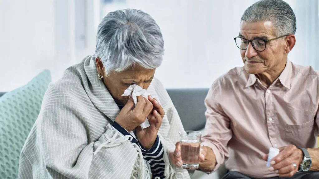 A pictures of an older adult displaying elderly pneumonia symptoms.